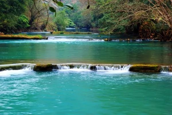 对不起！我要请假回家过泼水节，不然我们寨子要输了！