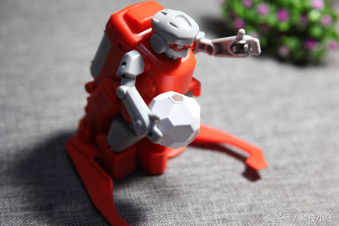 圆个自己的足球梦,米家有品众筹的SIMI足球机器人开箱体验