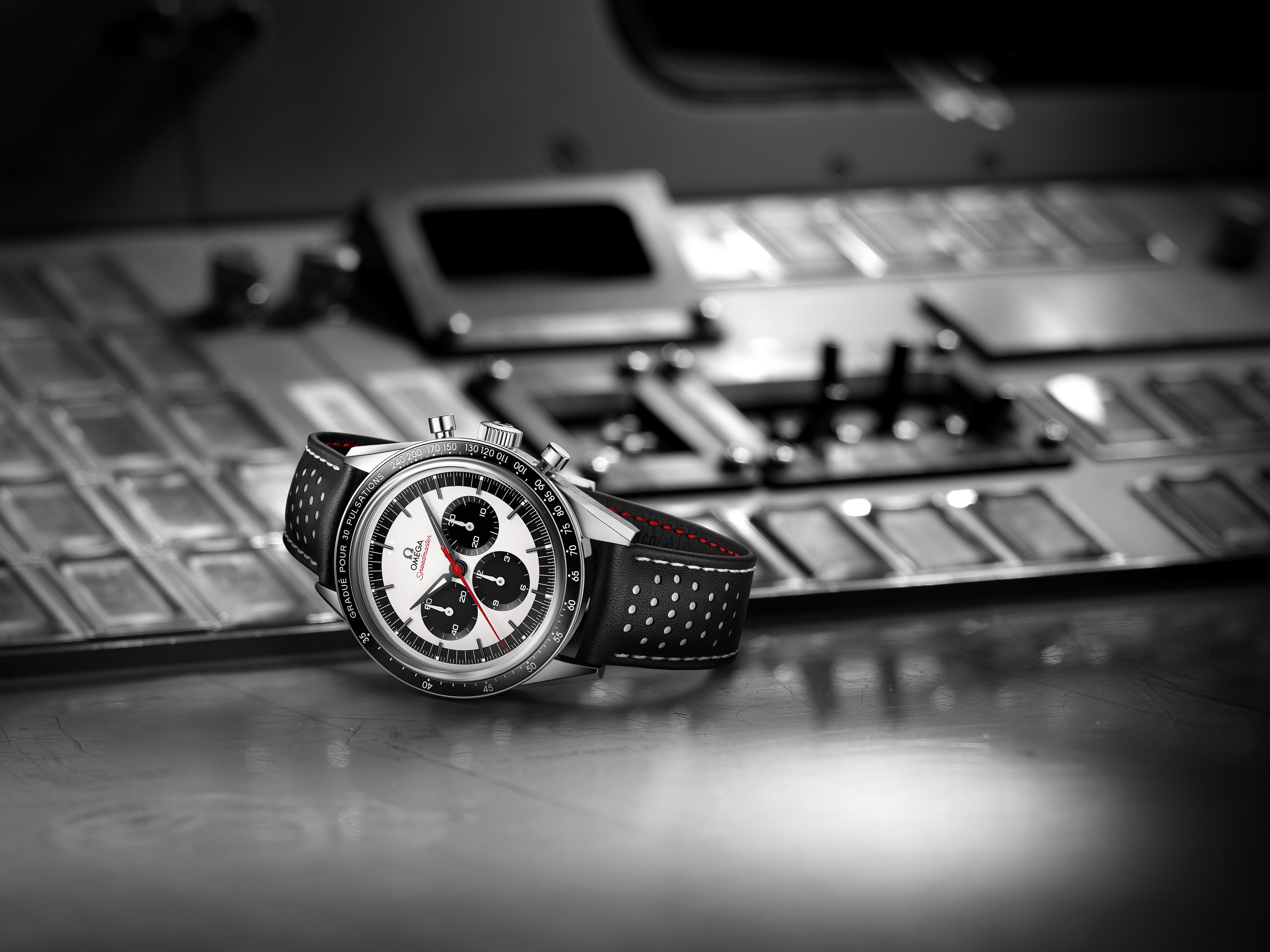 欧米茄全新尊霸腕表,欧米茄超霸ck2998哪年产的