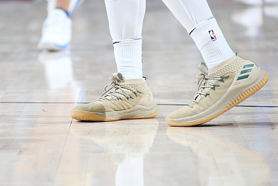 nba赛场球鞋特写,安踏kt8纪念科比