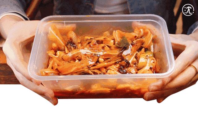 马云爸爸去买都吃不上的超火成都廖记棒棒鸡，终于开了到大杭州~