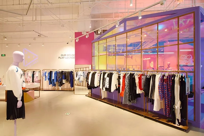 服饰零售行业如何突围 (服饰行业关店潮)