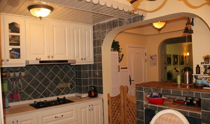 客厅有横梁怎么装修层高不到3米,客厅有横梁怎么装修柜子