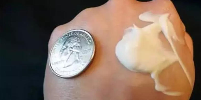 夏天只涂防晒霜的正确步骤,夏天涂防晒霜的正确方法