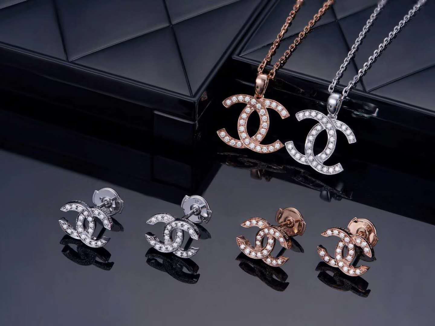 18k黄金首饰与足金的差别,买首饰18k金和千足金哪个更值得买