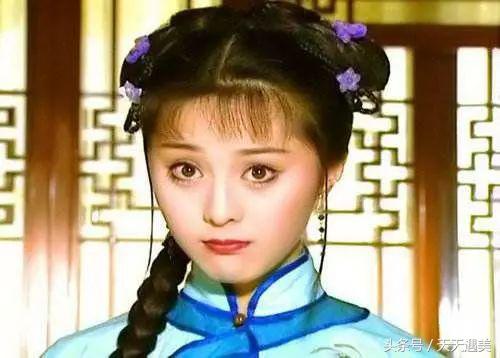 大方承认割双眼皮的明星,戚薇旗下明星