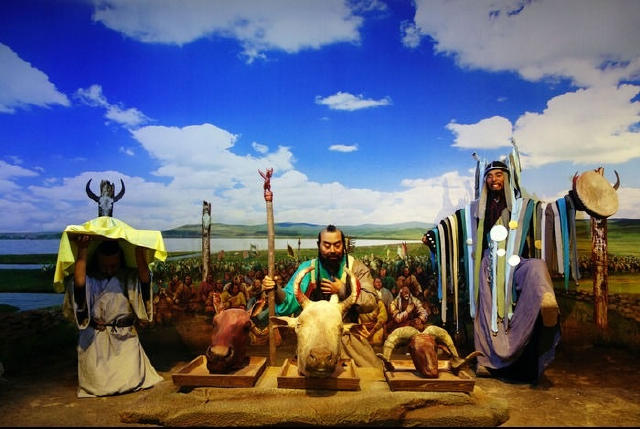 阳燧铜镜价值,古墓里发现铜镜