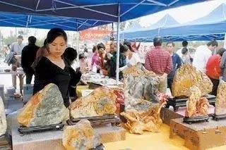 最齐全的全国奇石交易市场 (最真实的奇石市场在哪儿呢)