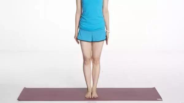 站直腿并不拢是什么原因,坐着腿并不拢是什么原因