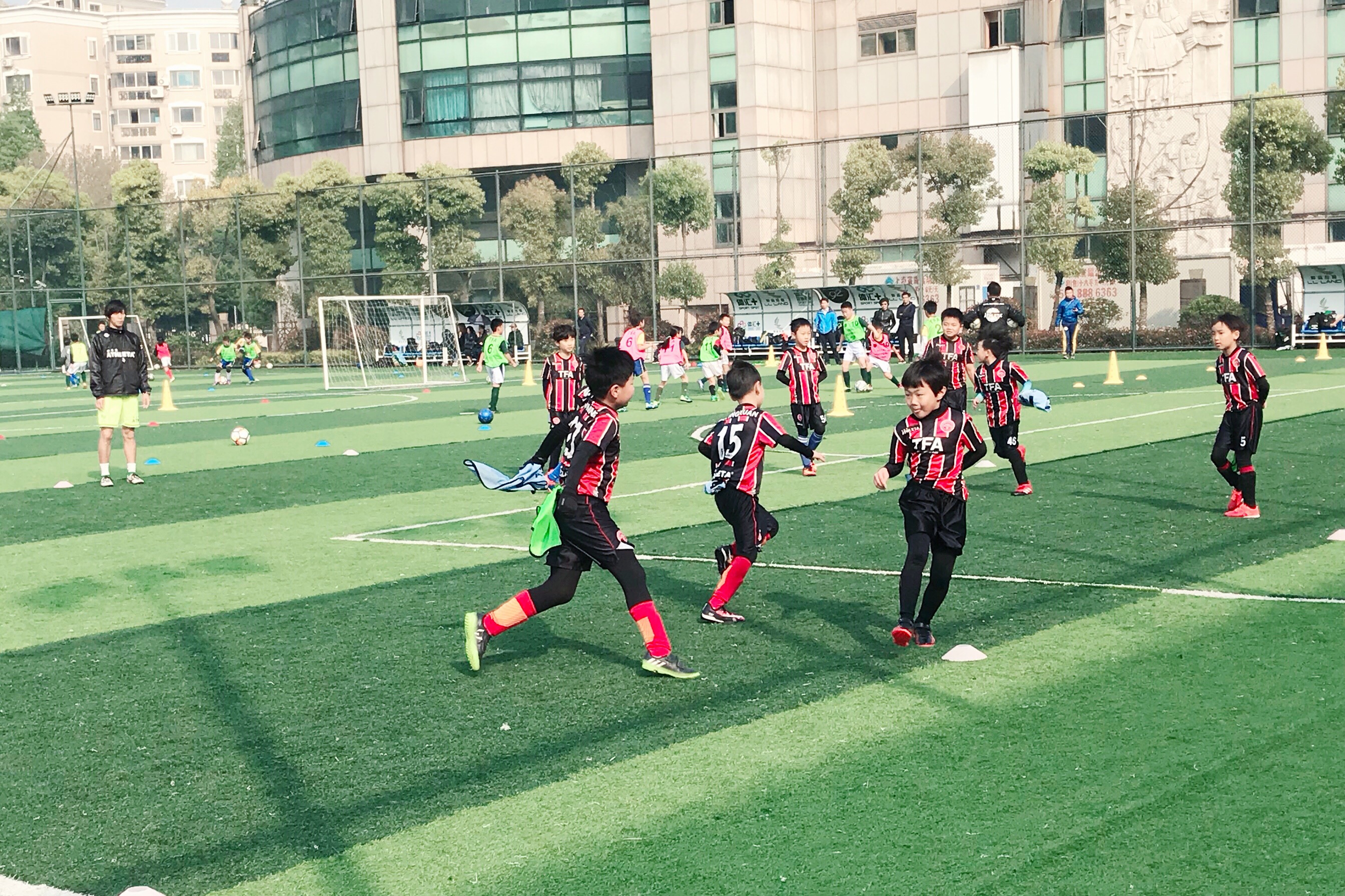 日本足球热身小游戏,儿童足球青训热身游戏