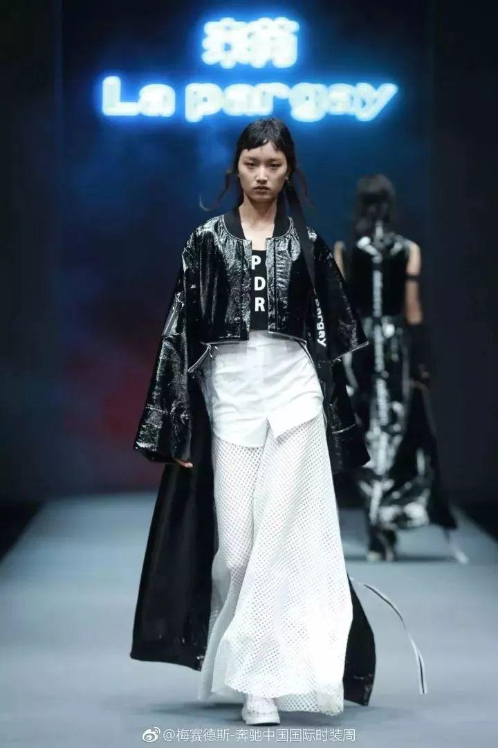 冷暖肤色服装搭配知识,服装搭配知识分享