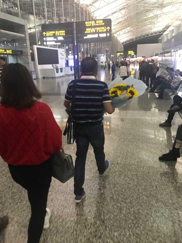 鸿茅药酒谭医生现状,鸿茅药酒谭医生家人