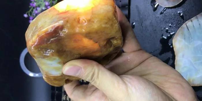 缅甸玉石大马坎场口玉石特征,大马坎水石原石的特点