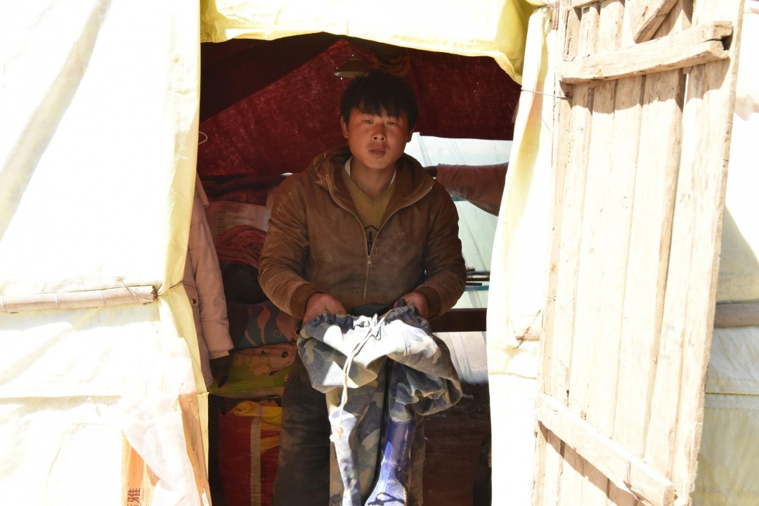 一家人蜗居,一家人蜗居在一间房太憋屈了