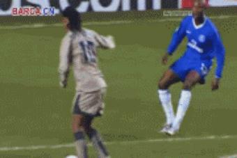 少林足球中足球经典片段,少林足球经典凌空抽射