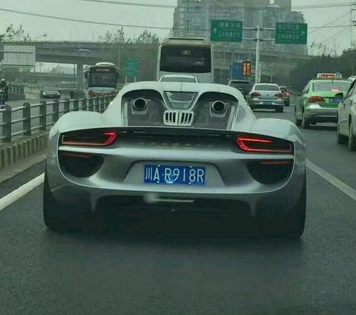 国内唯一一辆保时捷918绿色,一辆保时捷918多少钱