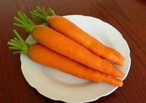 眼袋黑眼圈脂肪粒的消除方法,眼袋黑眼圈最有效的去除方法17岁