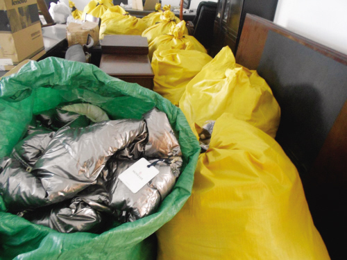 中国浙江产的网红羽绒服,千万网红羽绒服源头最大生产地