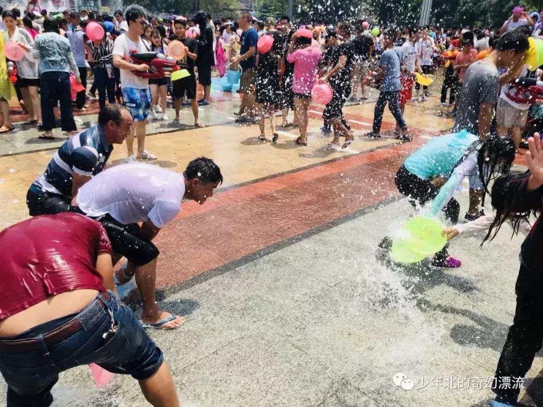 西双版纳最新傣族泼水节,体验云南西双版纳泼水节