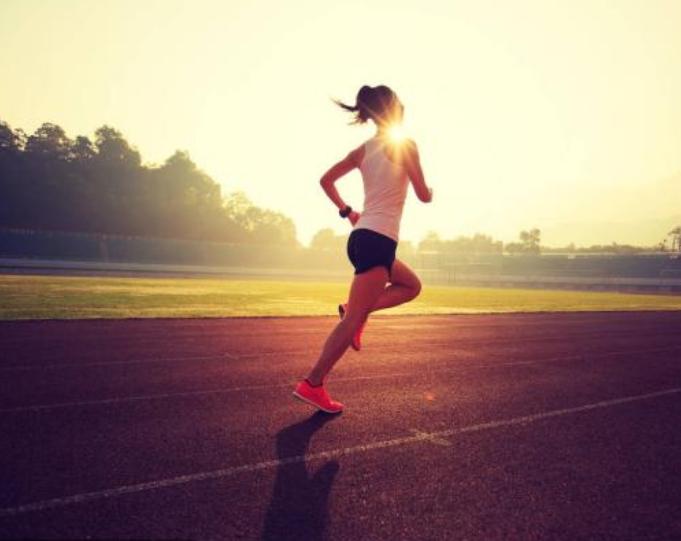 跑步时，自己的身体晃动如果太大，就应该得注意这2点了