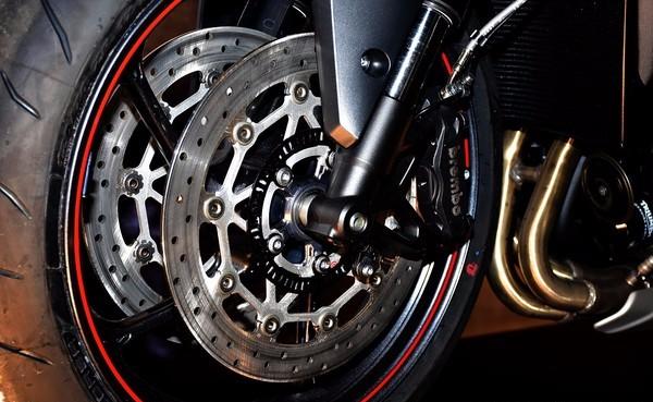 幼狮500摩托车保养用什么机油,钱江赛600摩托车保养要多少机油