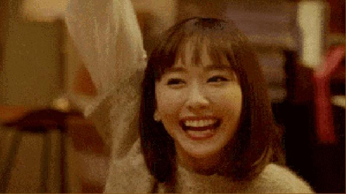 大饼脸女生剪什么样的刘海最好看,剪刘海变美