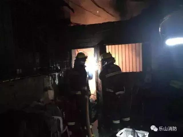 一老人点蚊香家中烧毁后续,点蚊香烧毁家