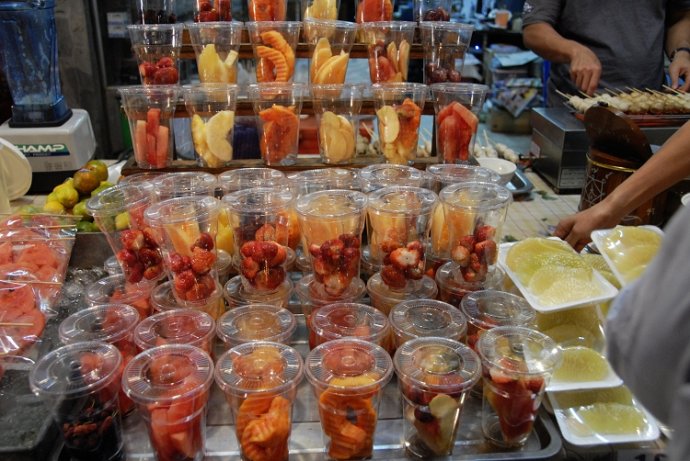 清迈星期日最大的夜市,清迈最大的露天夜市