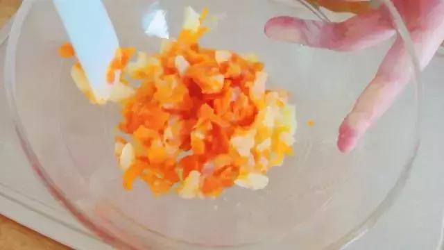 三文鱼辅食粥1岁以上的做法,三文鱼白米粥辅食怎么做