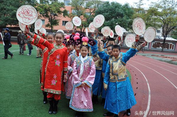 满族人的房间都是怎么布置的,满族高考加分吗