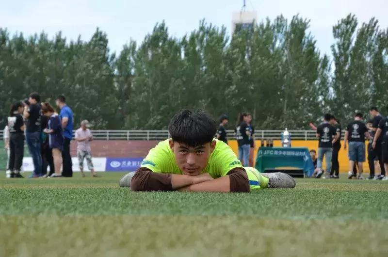 一个真正热爱足球的人,真正热爱足球的人是什么样的