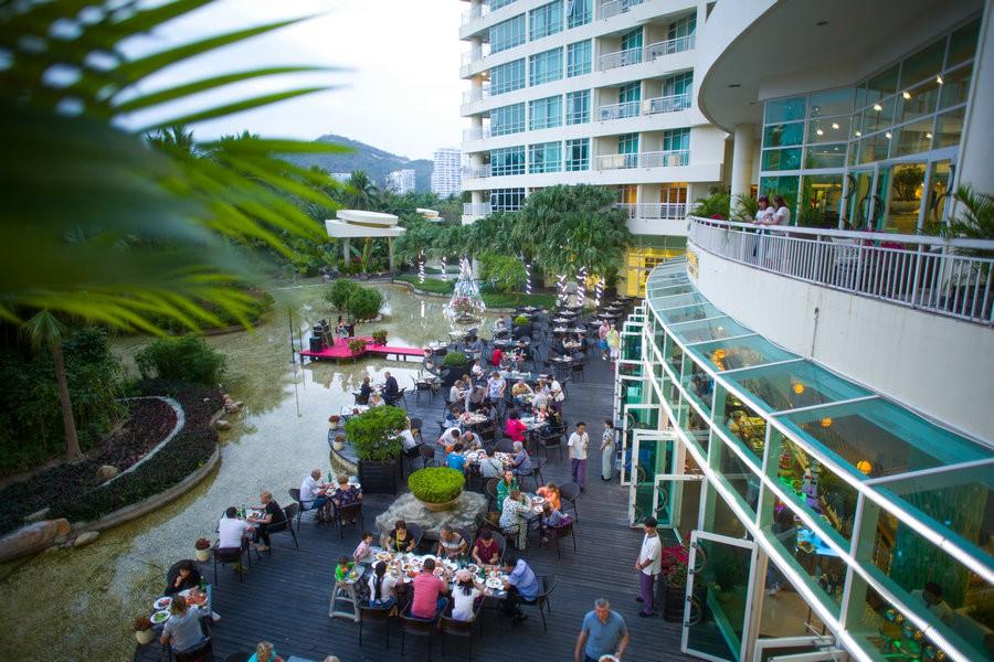 三亚哪家酒店的海滩烧烤好,三亚酒店推荐蜜月旅行