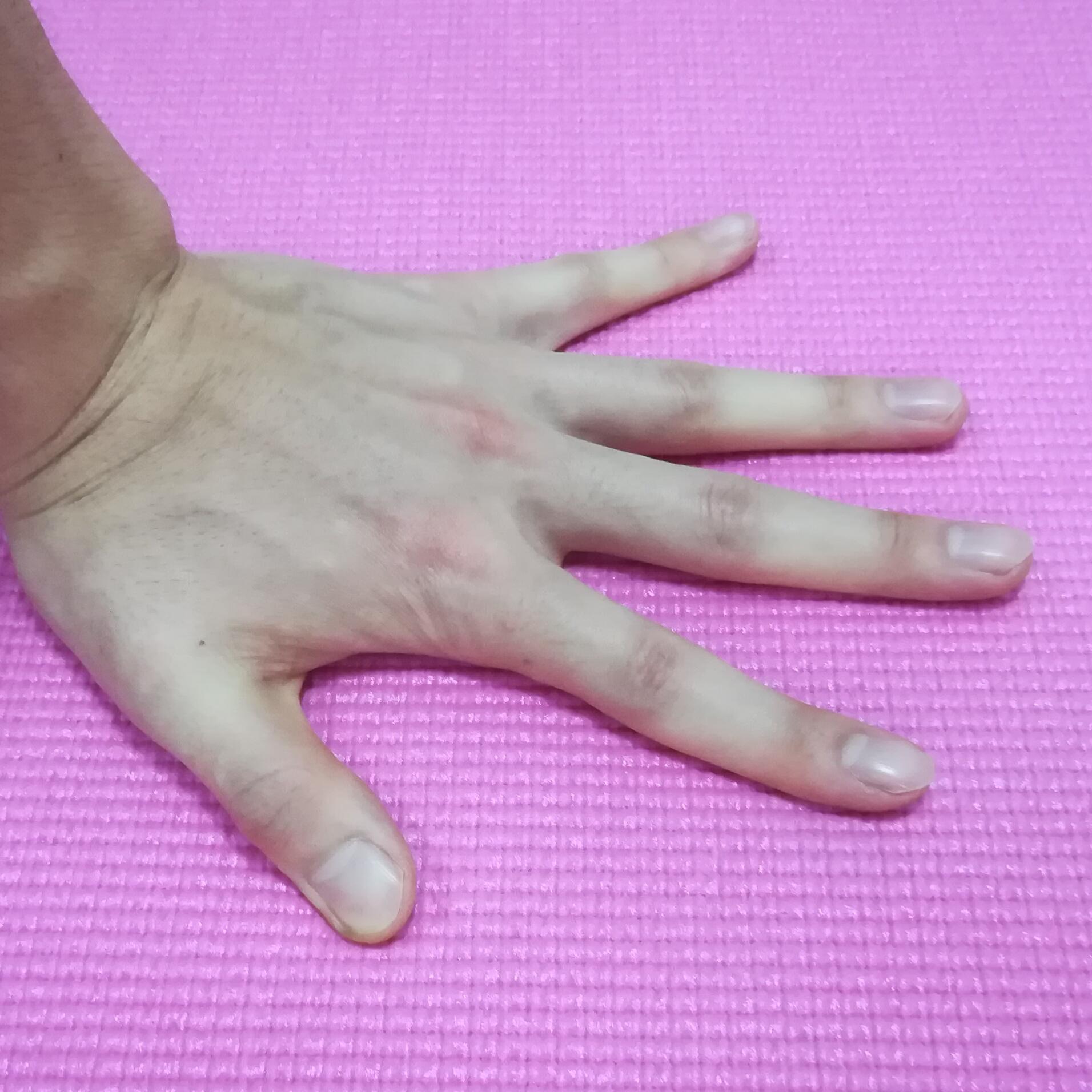 初学者不知道怎么进入下犬式？看这里吧（详细教程）