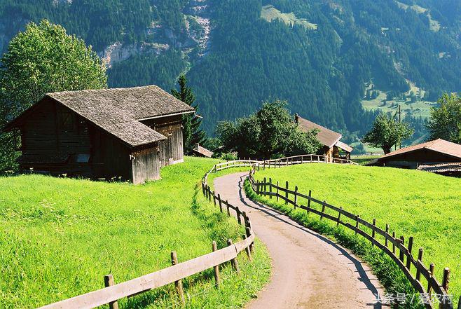 乡村道路通往城市,乡村通往村里的路