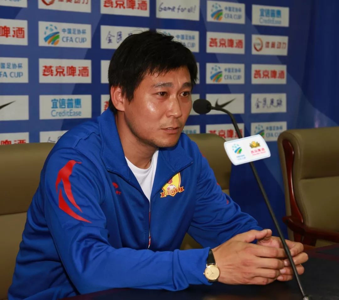 涓婃捣瓒崇悆鏁欑粌鎴愪寒,涓婃捣鐢宠姳鏁欑粌鎴愪寒