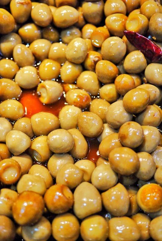 曾经的美食帝国强势回归，建设路要火了！