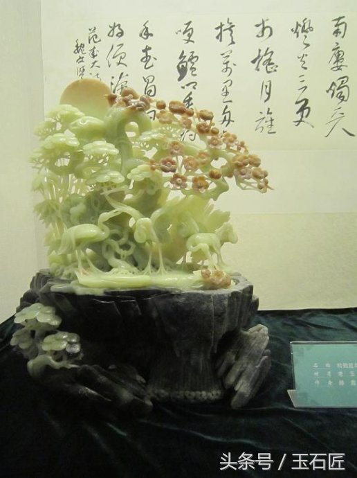 岫玉雕刻的大玉璧摆件简介图片,岫玉雕刻玉马摆件价格