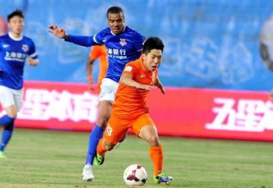 就在刚刚！一场2-1让全中超都睡不着了，26岁新星最强绝招真强悍