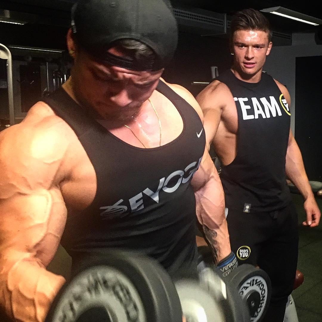 健身穿什么样的健身衣最好,健身前需要准备什么样服装