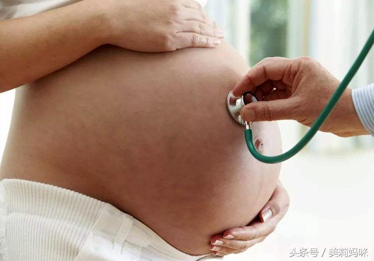 胎儿左边打嗝变成右边打嗝,胎儿打嗝妈妈也会打嗝吗