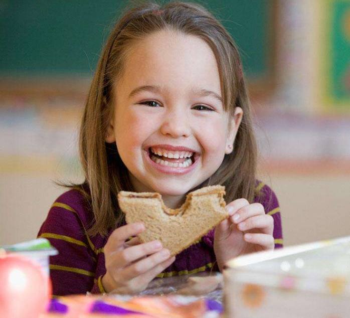 爆！宝宝吃饭不香怎么办，父母需不需要吊孩子的“胃口”?