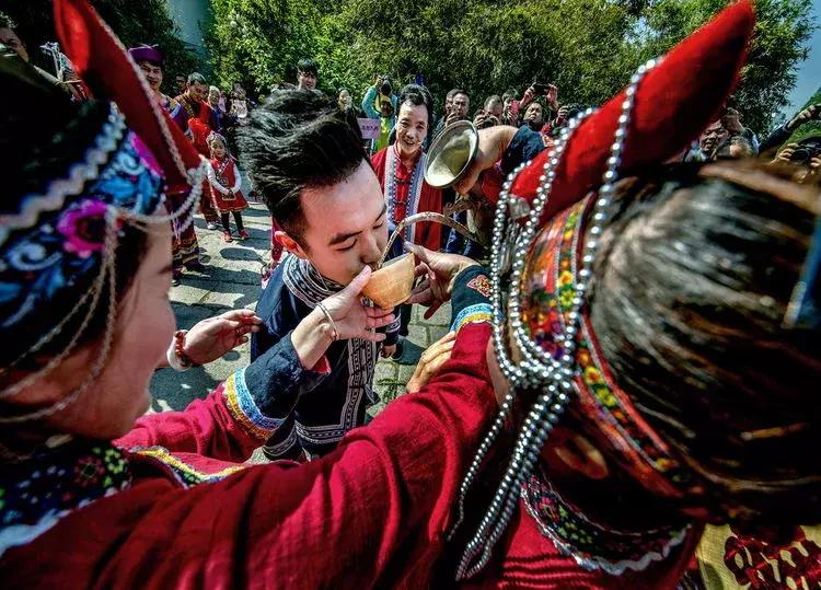 鐣叉棌椋庢儏鎽勫奖,杩愭渤鐣旂殑缇庢櫙