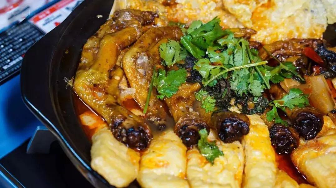 一碗螺蛳粉爱上一座城,一碗螺蛳粉只吃一半