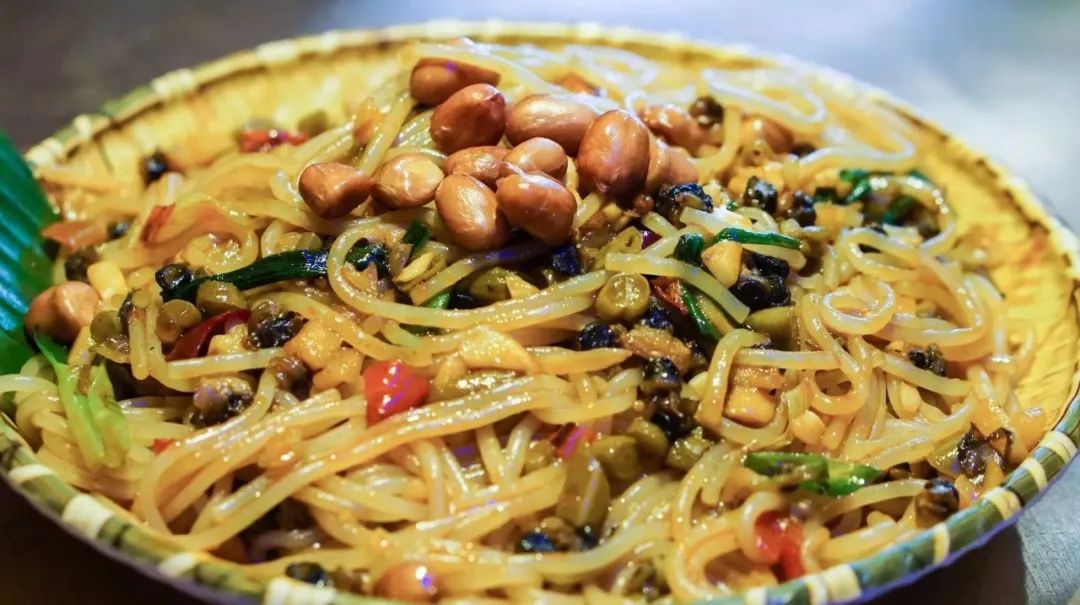 柳州螺蛳粉小城记忆,一碗螺蛳粉来一座城