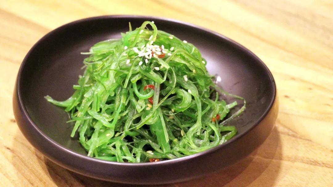 穿梭于苏城的猫大侠，举着鱼票正到处找你！