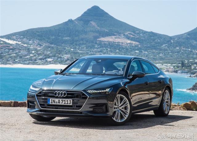 奥迪20款a72.0t和奔驰cls对比,奥迪a7与奔驰cls谁更胜一筹