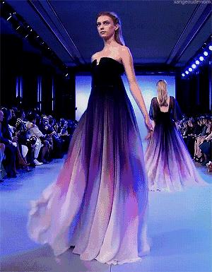 张钧甯被鱼尾裙坑了?她身上这条美上热搜的礼服裙被质疑是山寨的