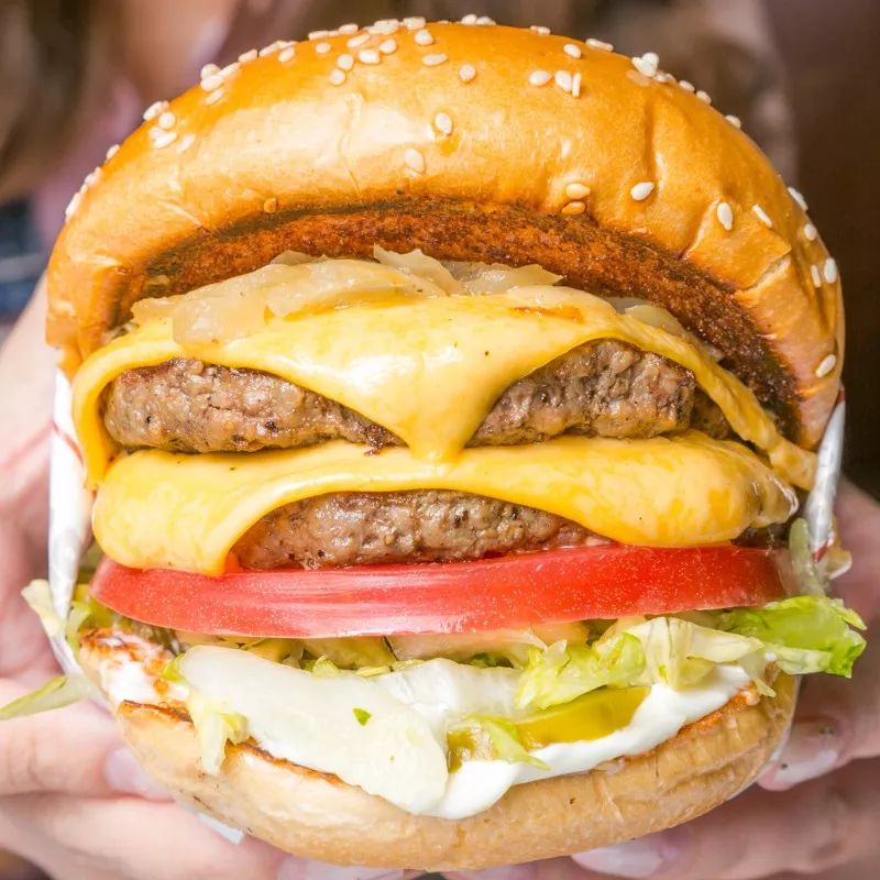 全美票选NO.1,加州爆火的网红胖汉堡,一连在魔都开了2家店!