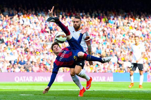 梅西进球c罗滑跪gif,梅西绝杀c罗的视频