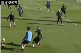 梅西进球c罗滑跪gif,梅西绝杀c罗的视频